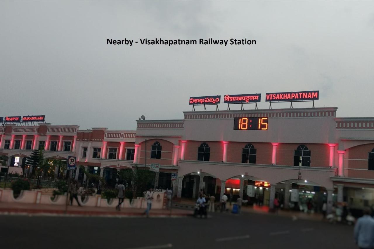 Oyo Lalitha Delight Hotel Visakhapatnam Exterior photo