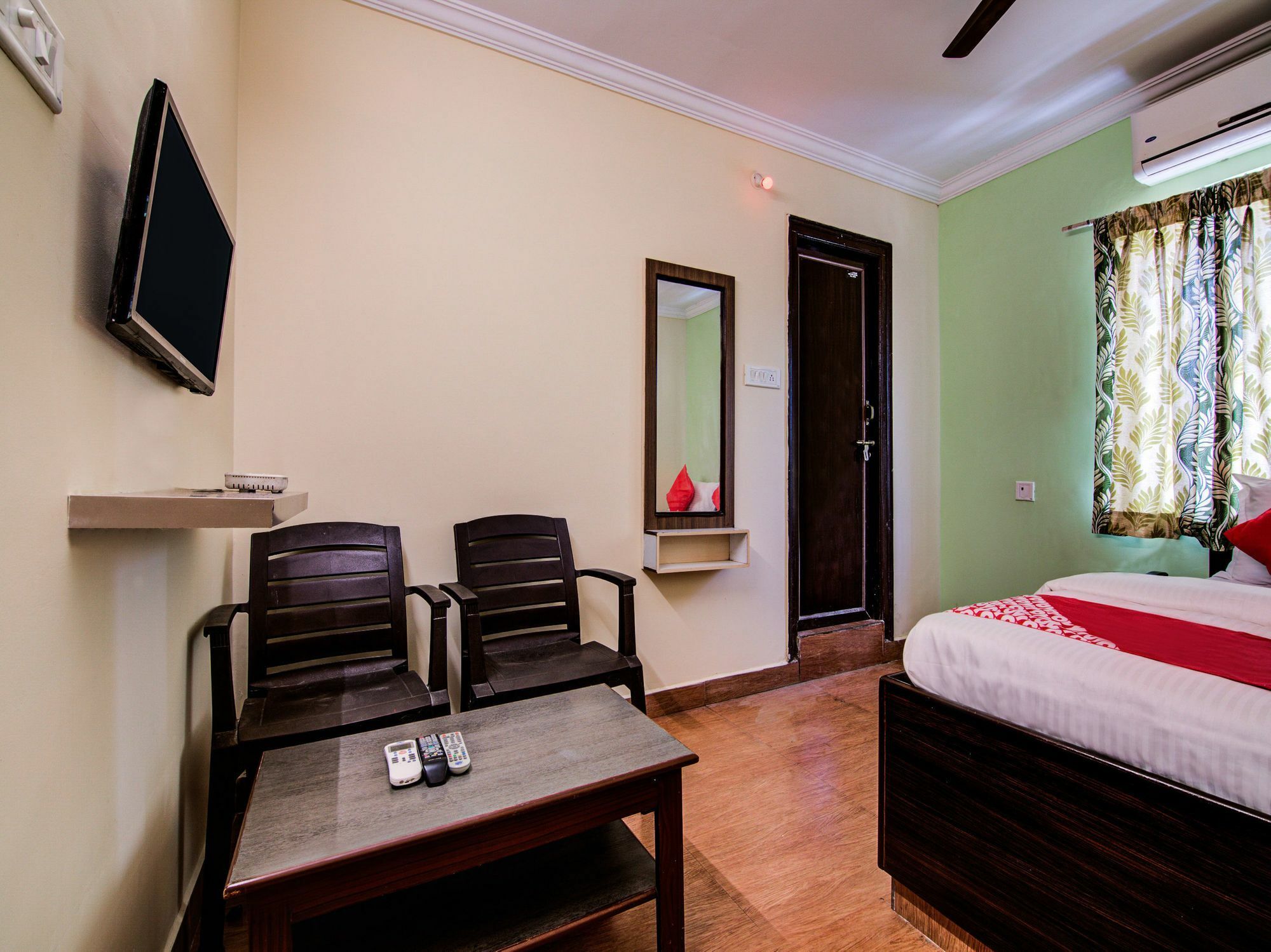 Oyo Lalitha Delight Hotel Visakhapatnam Exterior photo